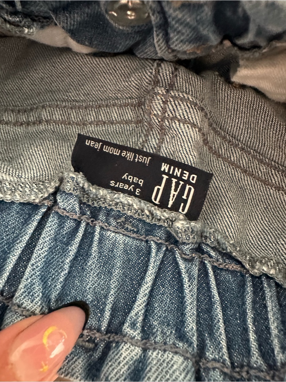 GAP Denim Jeans with White Daisy Embroidery - Picture 3 of 4